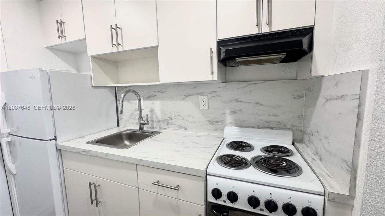 7619 Abbott Ave , Unit 9, Miami Beach, FL 33141 Photo