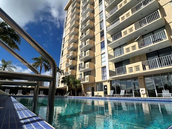 2350 NE 135th St, Unit 704, North Miami, FL 33181