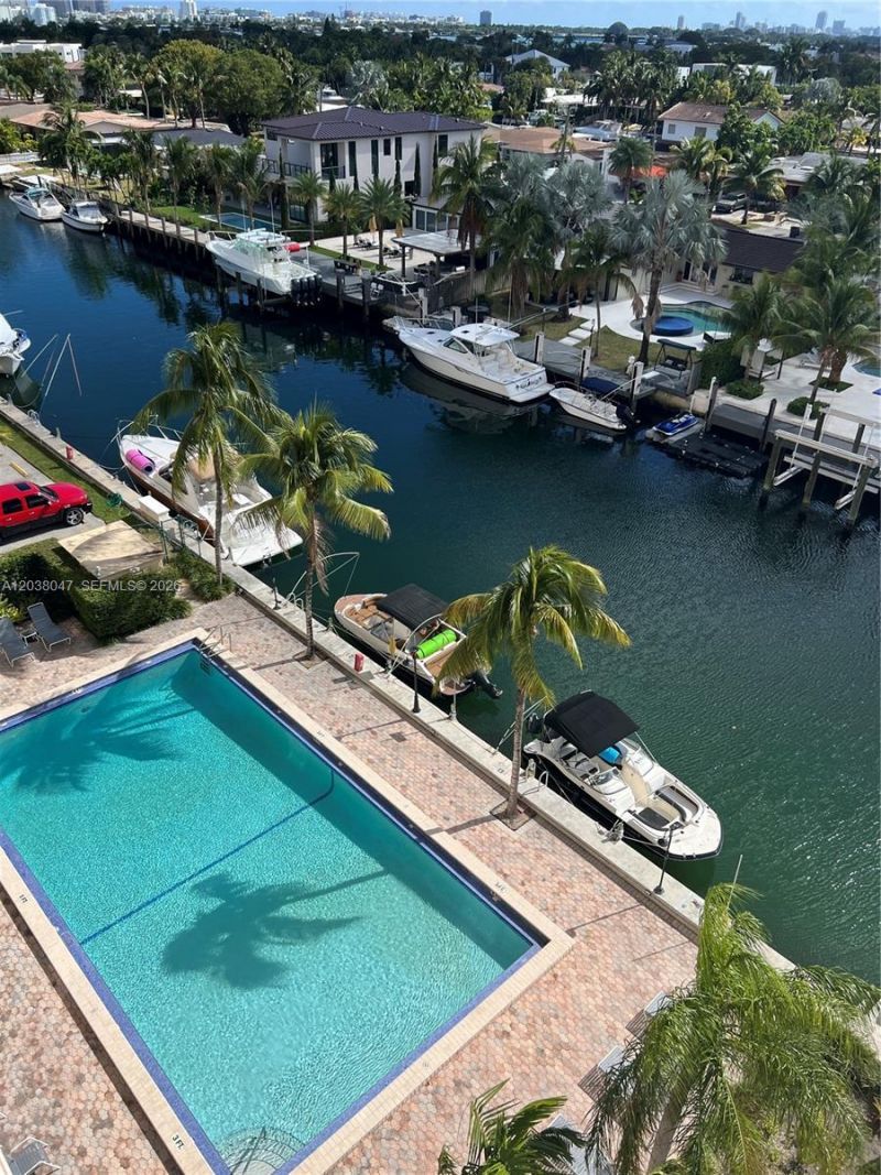 2350 NE 135th St, Unit 704, North Miami, FL 33181 Photo