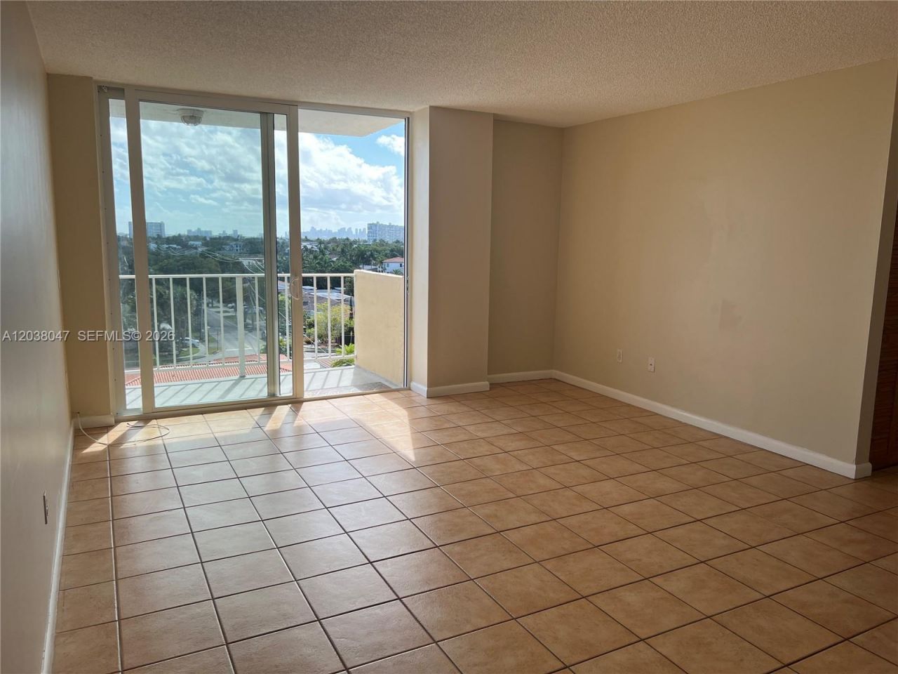 2350 NE 135th St, Unit 704, North Miami, FL 33181 Photo