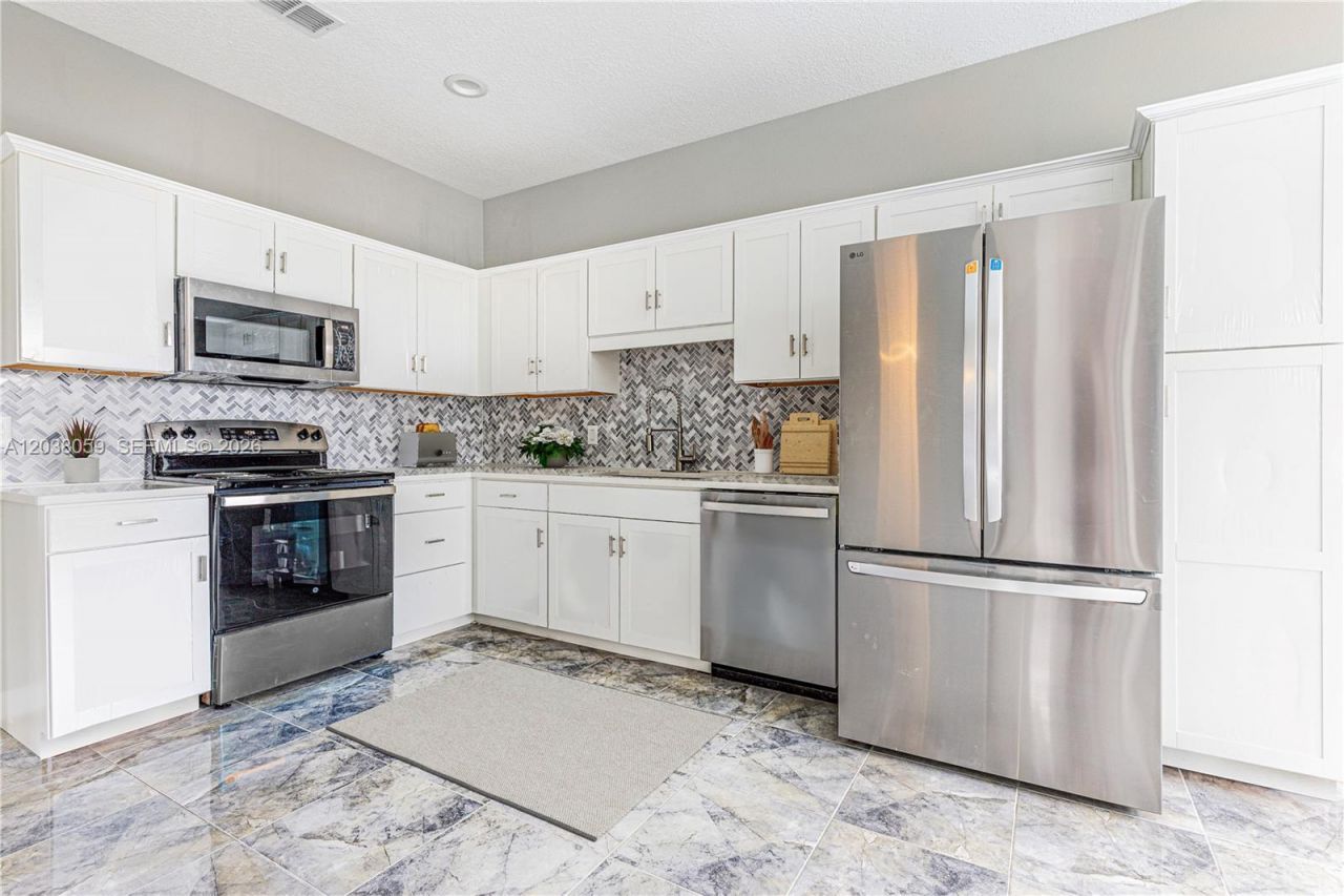 2252 Wyndam Way, Kissimmee, FL 34743 Photo