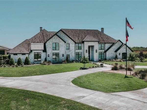 499 Dayspring Drive , Victoria, TX 77904