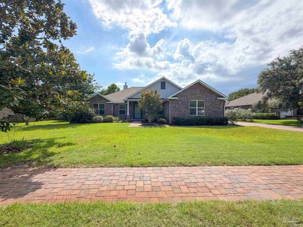 1467 W Shores Blvd, Gulf Breeze, FL 32563