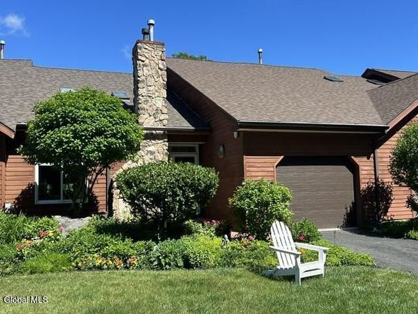 12 Lillian Lane, Troy, NY 12180
