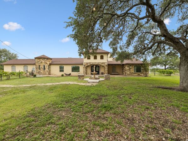 741 County Road 351, Hondo, TX 78861