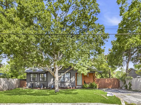 1520 W BRIDGE ST, New Braunfels, TX 78130