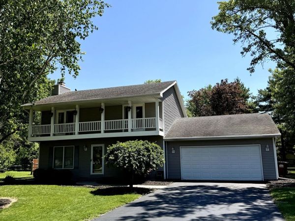 813 Roche De Bouef Court , Waterville, OH 43566