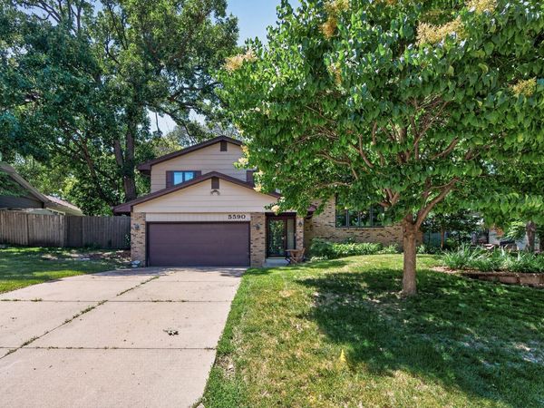 5590 Matterhorn Drive NE, Fridley, MN 55432