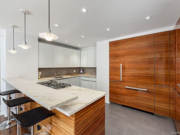 425 East 63rd Street, Unit W12EF, New York (Manhattan), NY 10065