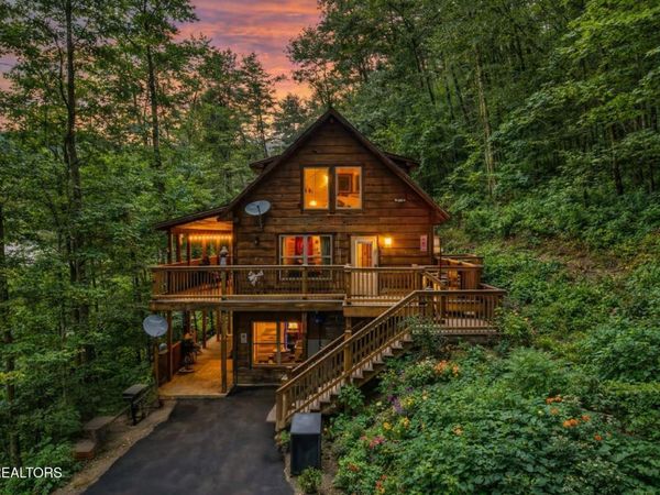 4211 Bruce Ogle Way, Pigeon Forge, TN 37863