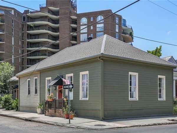 194 WALNUT Street , New Orleans, LA 70118
