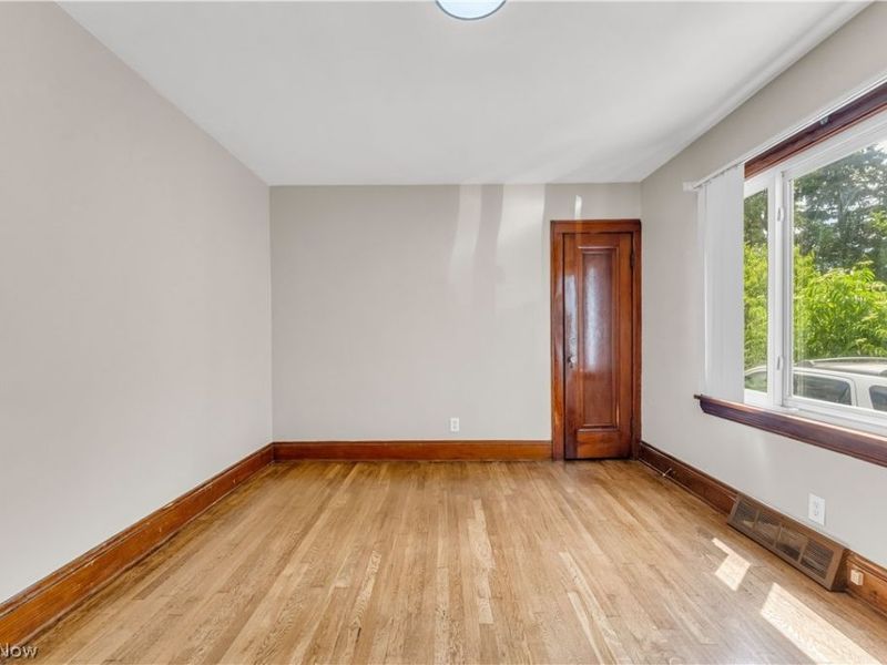 6800 Kazimier Avenue , Cleveland, OH 44105 Photo 15