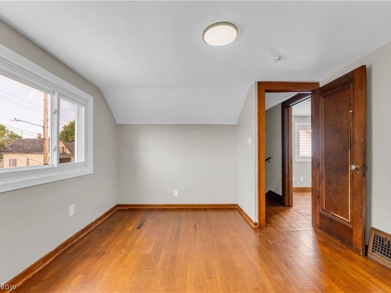 6800 Kazimier Avenue , Cleveland, OH 44105 Photo 18