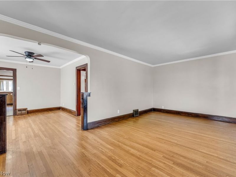 6800 Kazimier Avenue , Cleveland, OH 44105 Photo 9