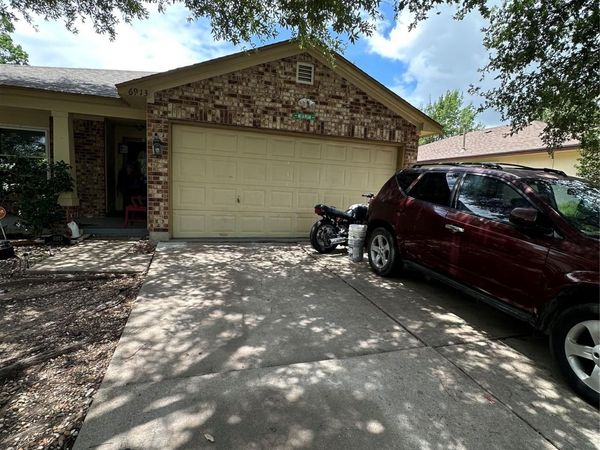 6913 Sabrina DR , Austin, TX 78747