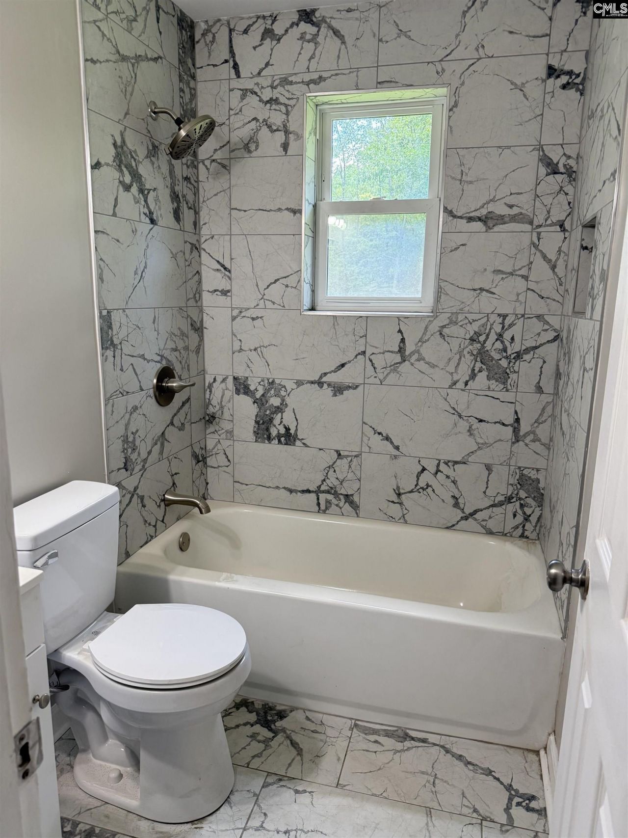 714 Henry Street  Photo 6
