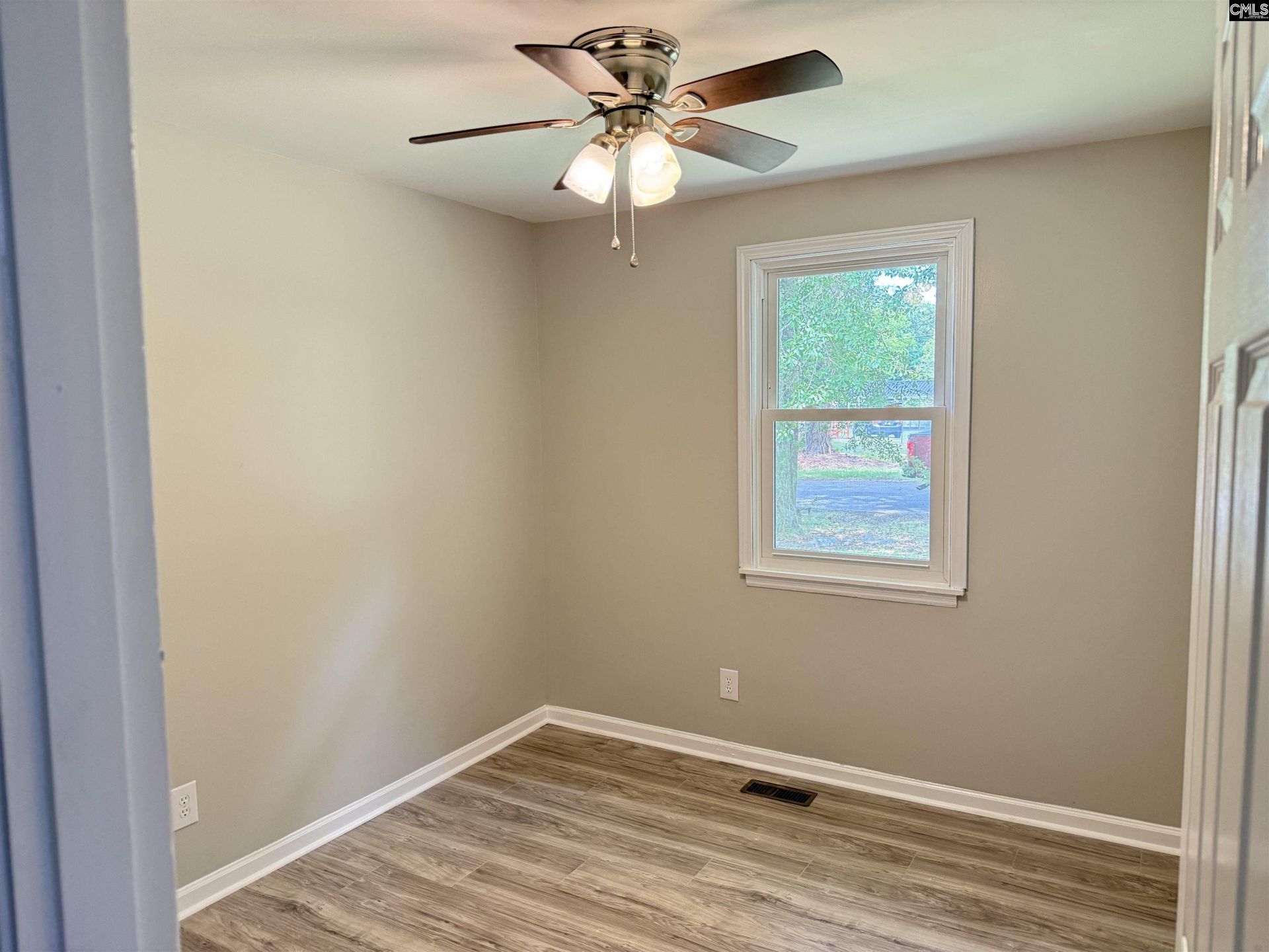 714 Henry Street  Photo 9