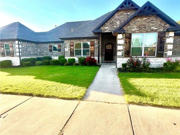 5824 W Persimmon Street, Fayetteville, AR 72704