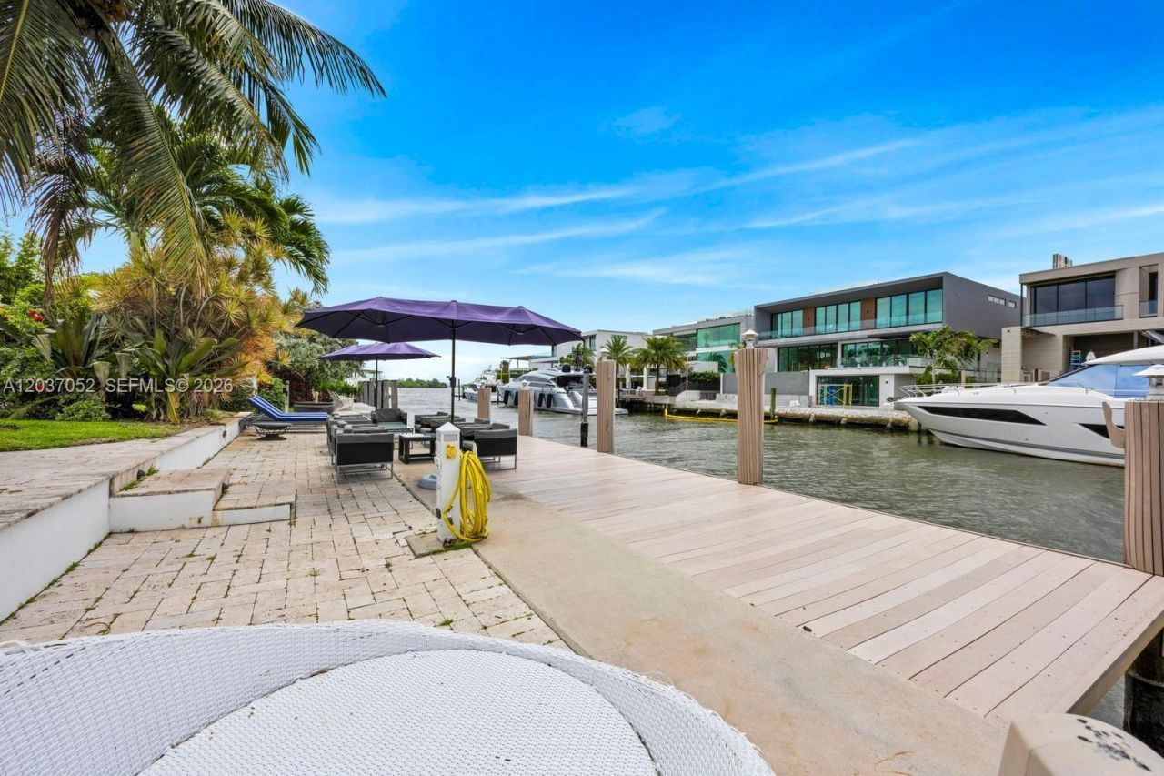 1074 NE Little River Dr , Miami, FL 33138 Photo