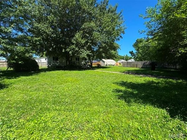3024 Moberly , Hannibal, MO 63401