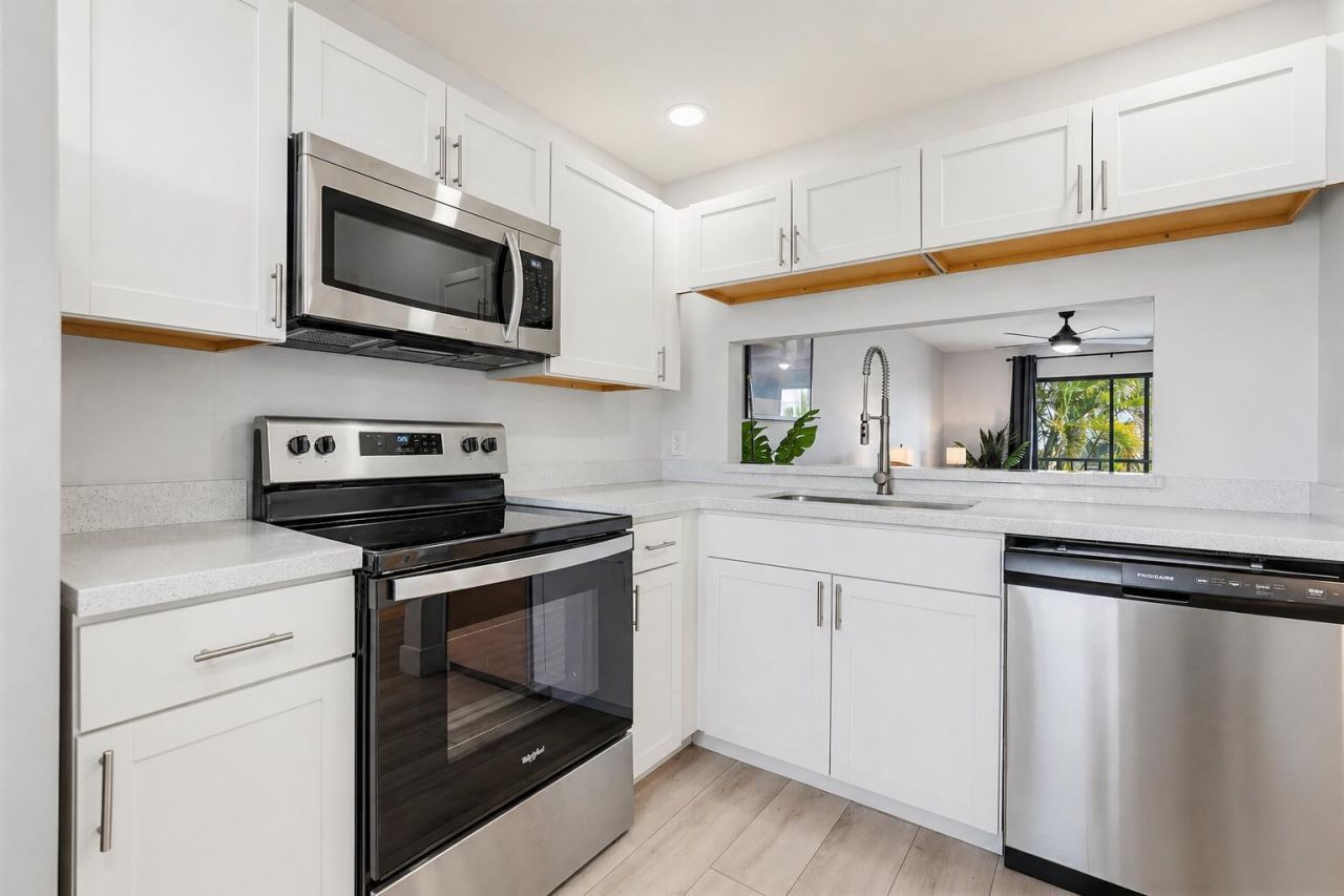 7245 Golf Colony Court, Unit 204, Lake Worth, FL 33467 Photo