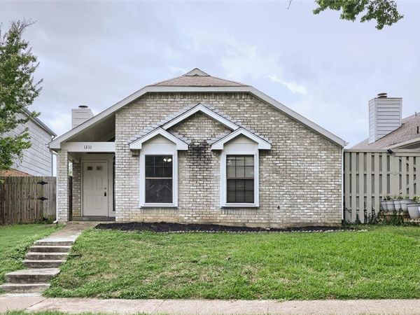 1310 Maplewood Drive, Lewisville, TX 75067