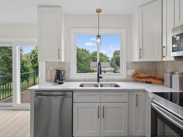 18735 Pennington Avenue, Eden Prairie, MN 55346