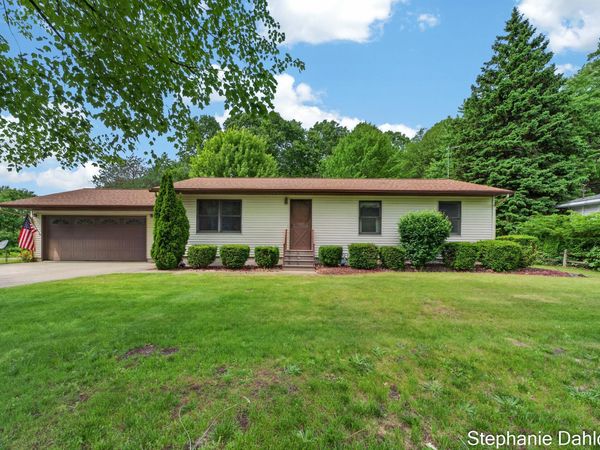 1646 W Giles Road, Muskegon, MI 49445