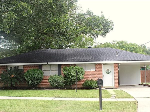 909 BARNES Street , Bridge City, LA 70094