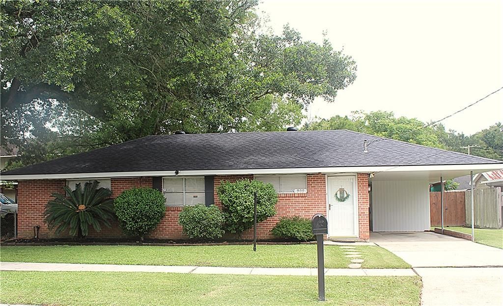 909 BARNES Street, Bridge City, LA 70094