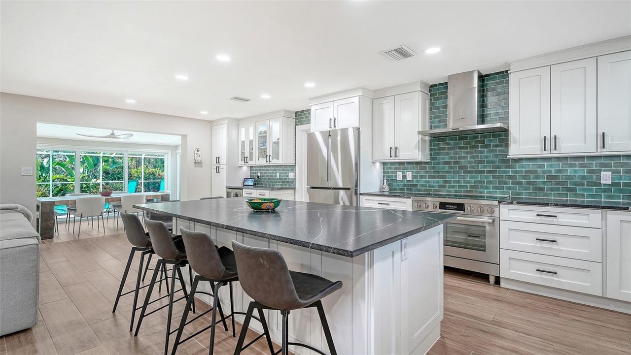 602 Buttonwood Drive, Longboat Key, FL 34228 Photo