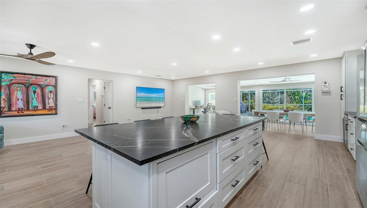 602 Buttonwood Drive, Longboat Key, FL 34228 Photo
