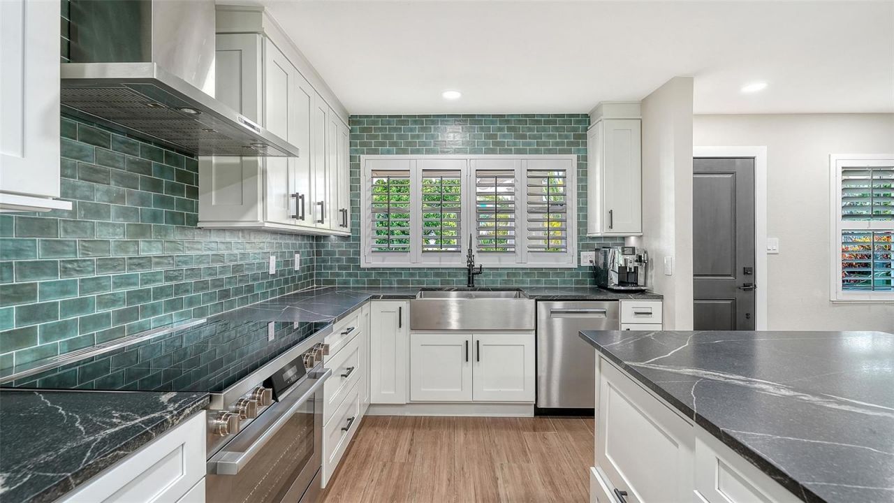602 Buttonwood Drive, Longboat Key, FL 34228 Photo