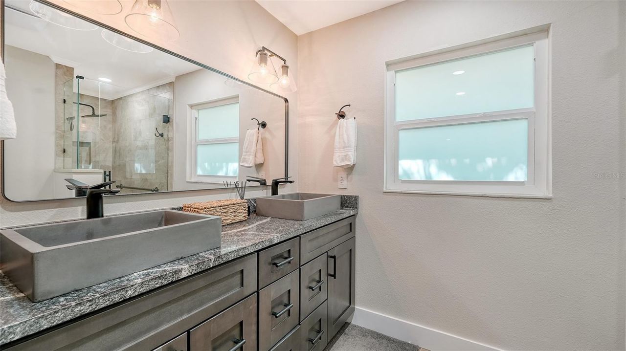 602 Buttonwood Drive, Longboat Key, FL 34228 Photo
