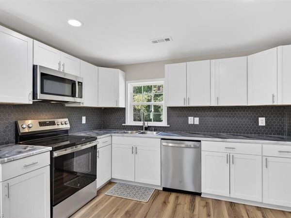 200 Eufola Road , Statesville, NC 28677
