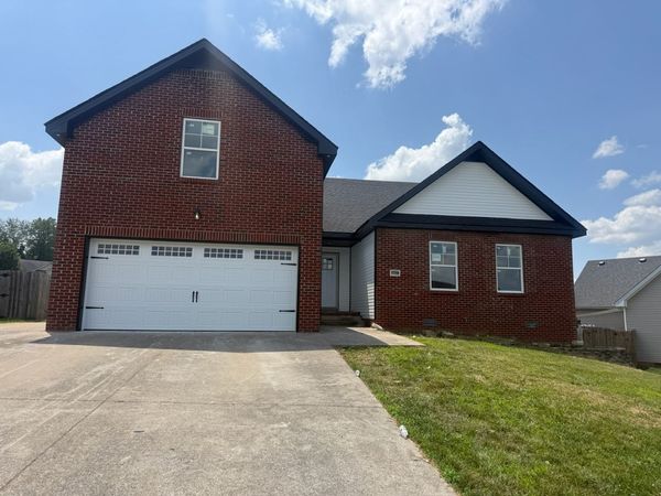 1240 Fossil Dr , Clarksville, TN 37040