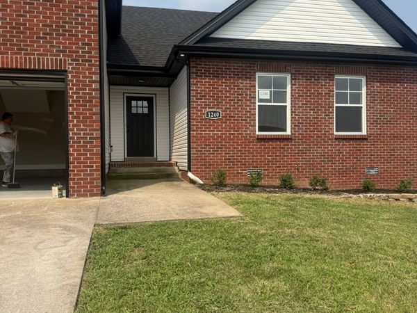 1240 Fossil Dr , Clarksville, TN 37040