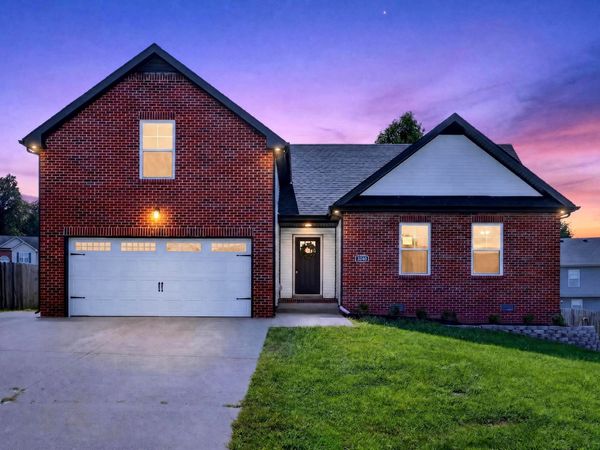 1240 Fossil Dr , Clarksville, TN 37040