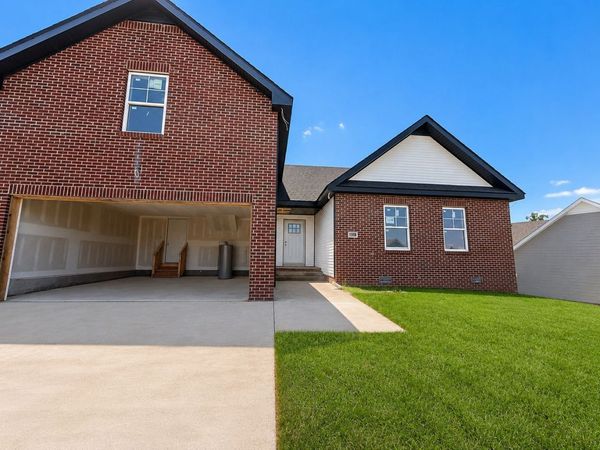 1240 Fossil Dr , Clarksville, TN 37040