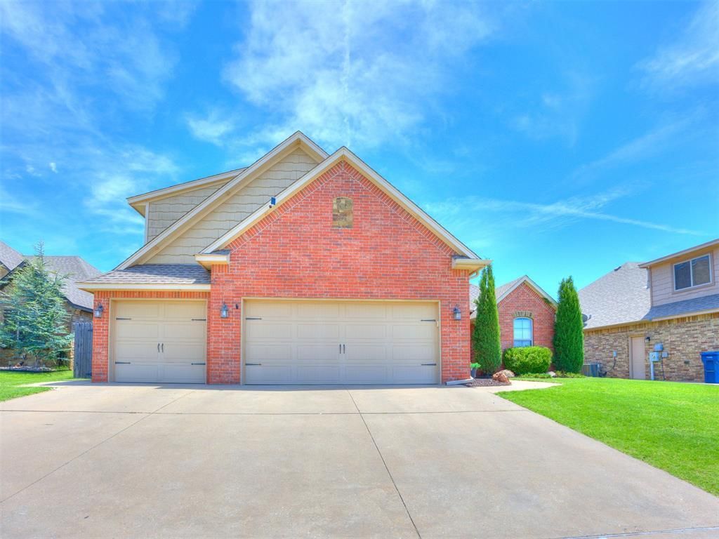 712 Kearny Lane, Yukon, OK 73099 Main Photo