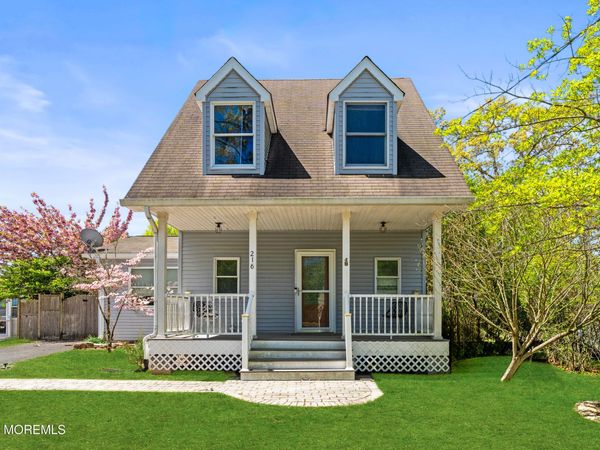 216 Chatham Avenue, Oakhurst, NJ 07755