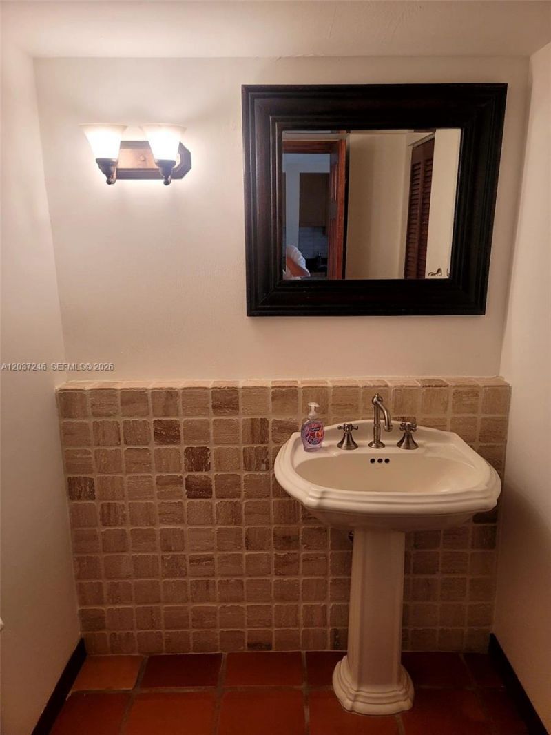 1901 Brickell Ave, Unit B1807, Miami, FL 33129 Photo