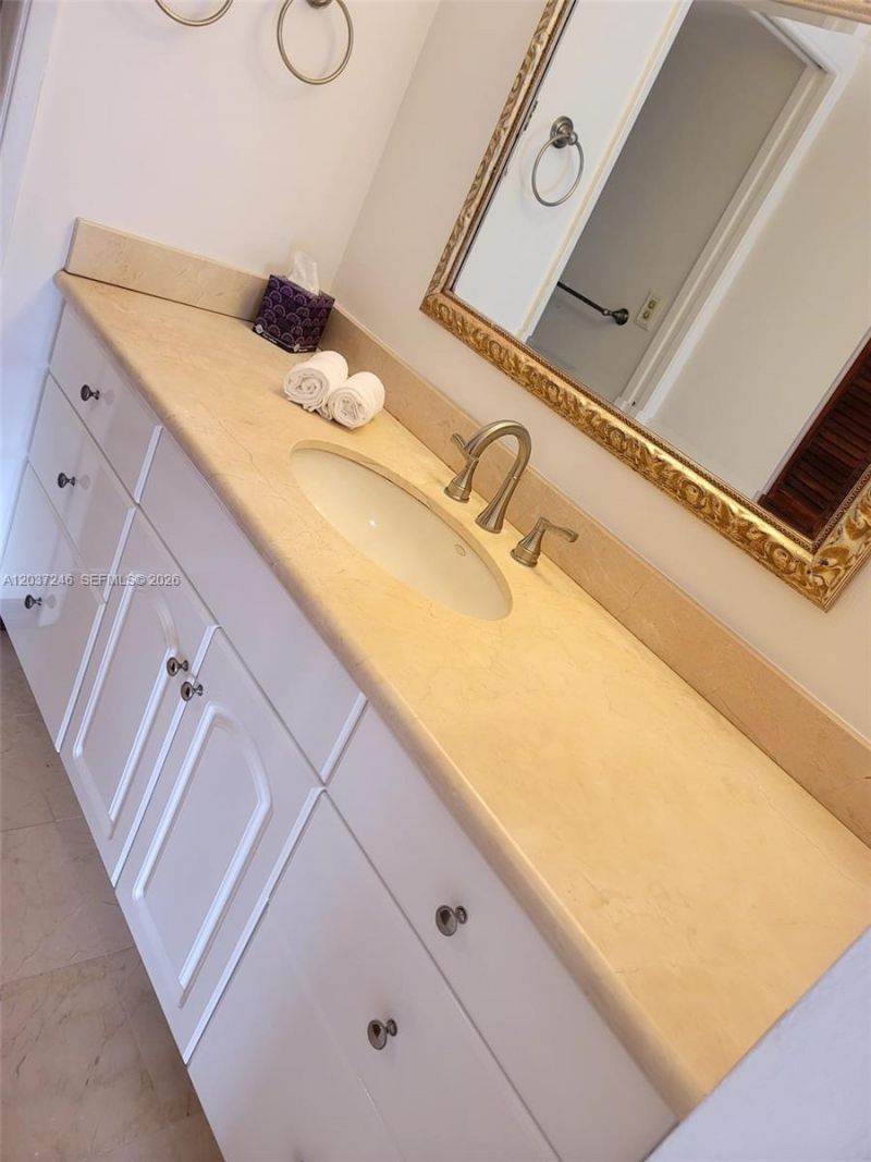 1901 Brickell Ave, Unit B1807, Miami, FL 33129 Photo