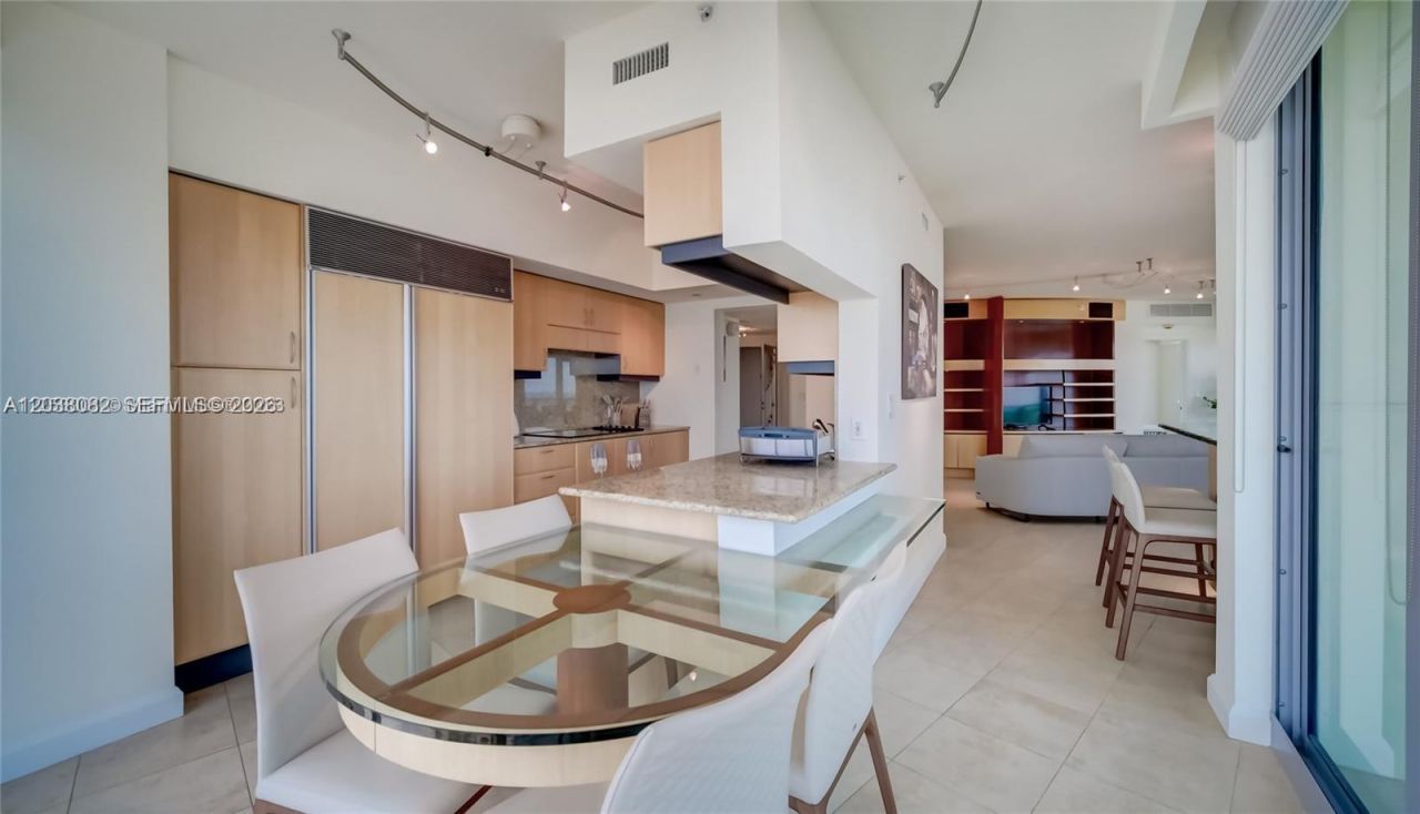 1455 Ocean Dr , Unit 902, Miami Beach, FL 33139 Photo