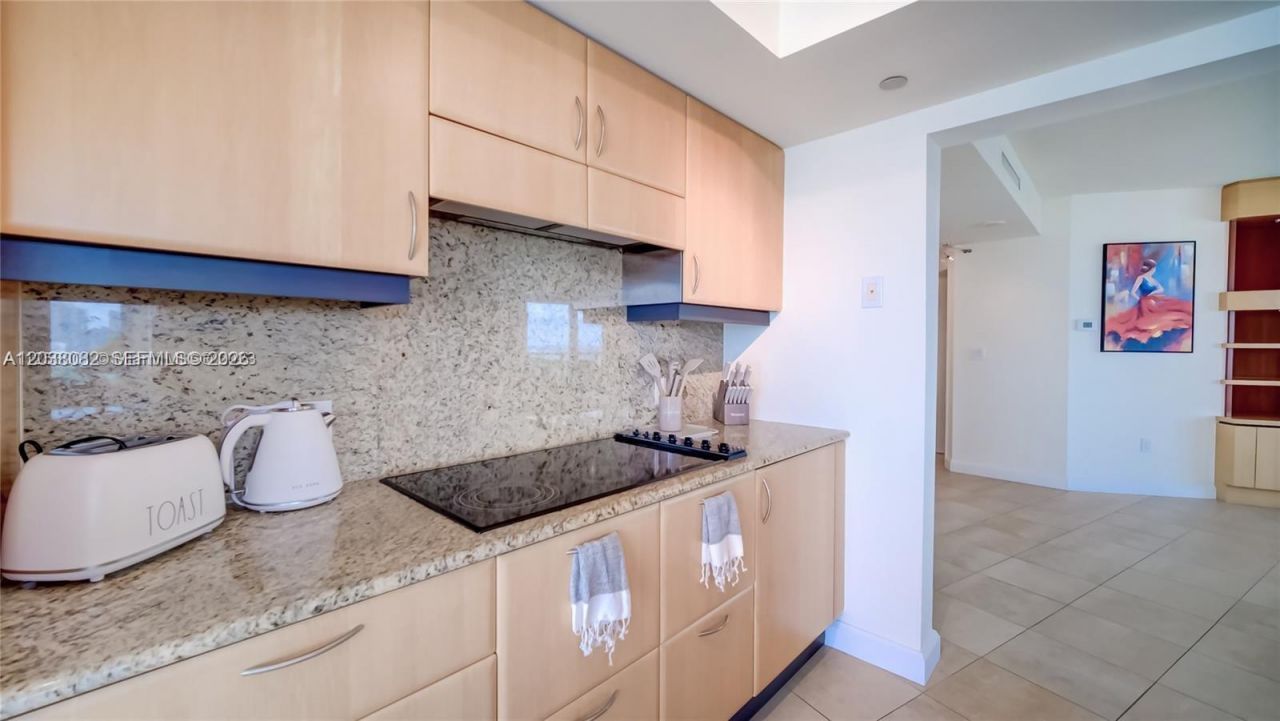 1455 Ocean Dr , Unit 902, Miami Beach, FL 33139 Photo