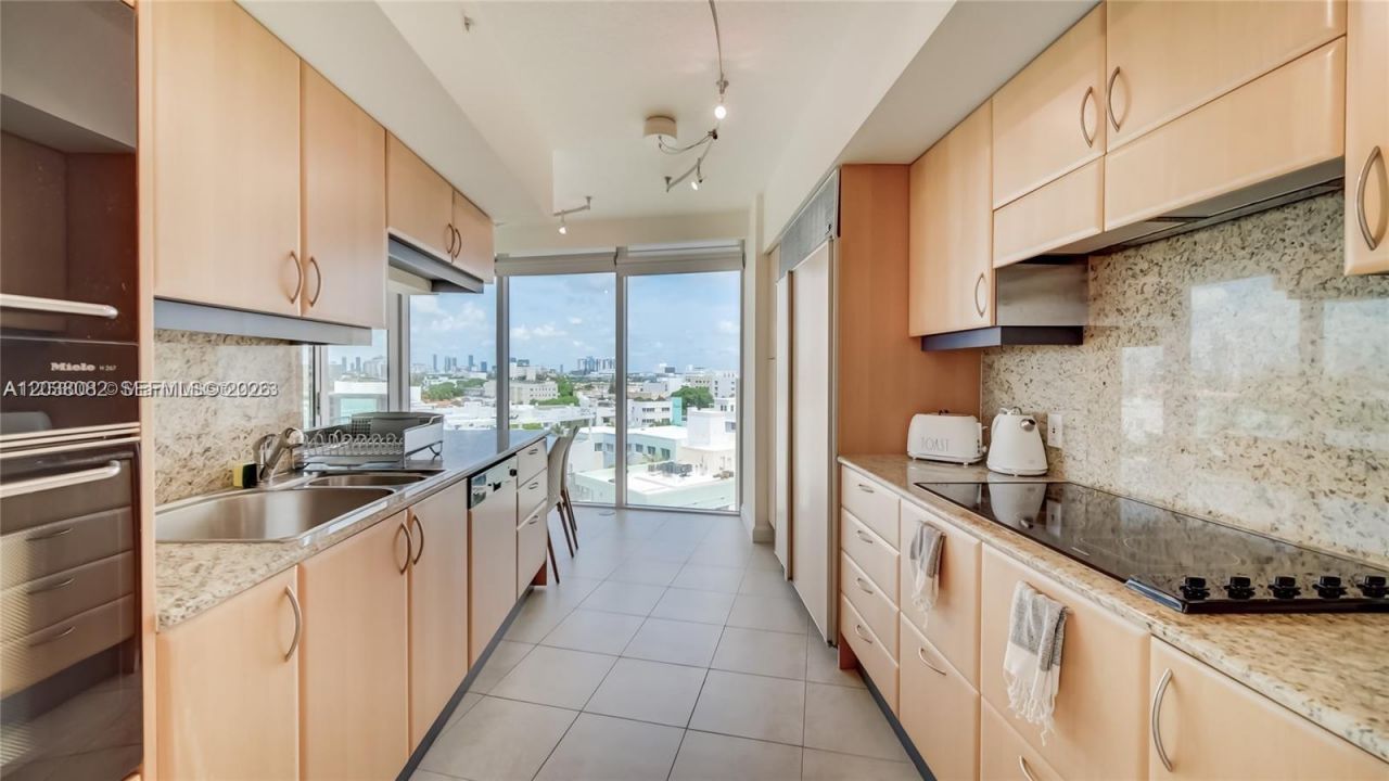 1455 Ocean Dr , Unit 902, Miami Beach, FL 33139 Photo