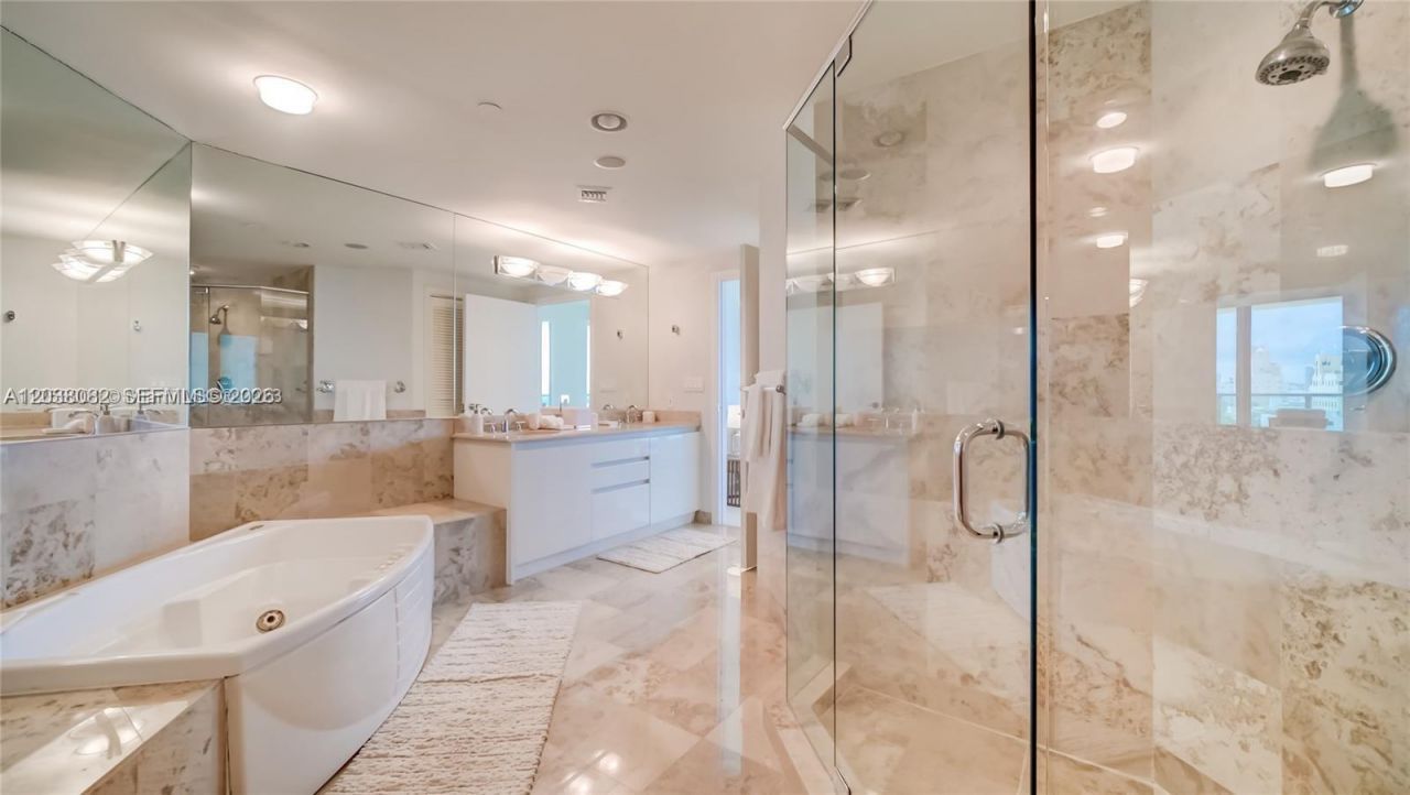 1455 Ocean Dr , Unit 902, Miami Beach, FL 33139 Photo