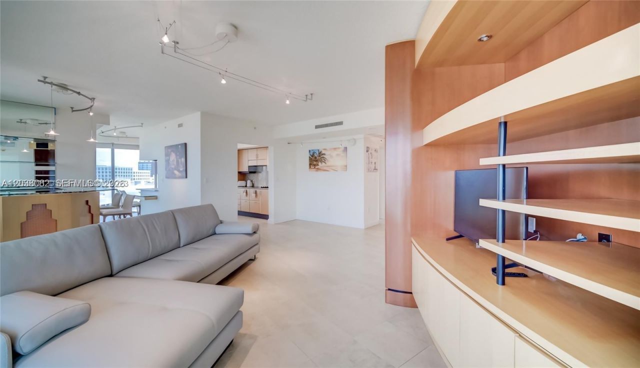 1455 Ocean Dr , Unit 902, Miami Beach, FL 33139 Photo