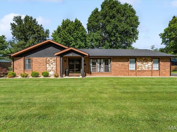 715 N Lincoln Avenue , O'Fallon, IL 62269