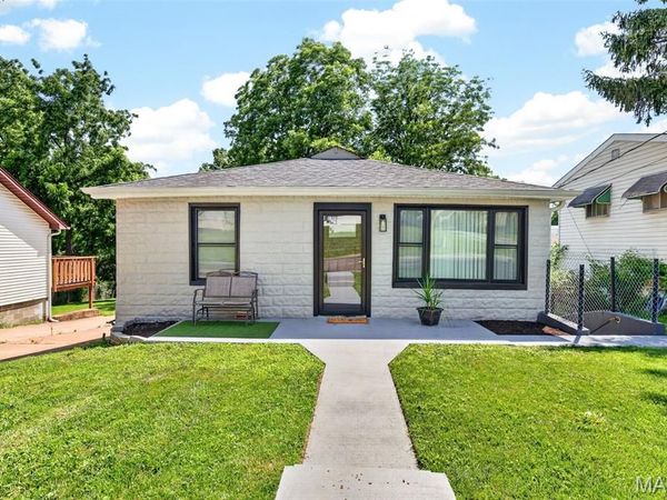 128 Laredo Avenue, Mehlville, MO 63125